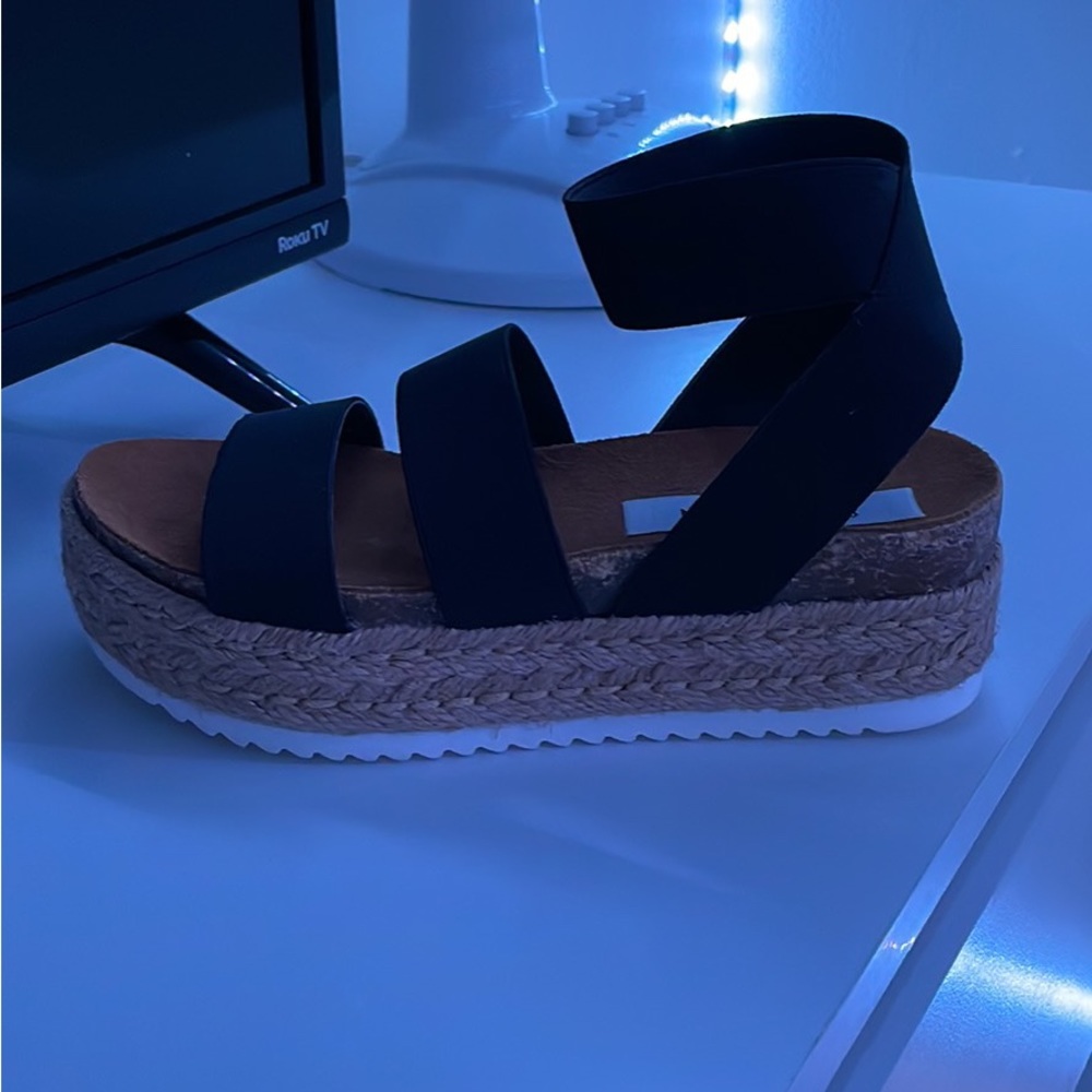 Steve madden sandals size 5